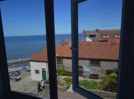 The Crows Nest - Apartment with great sea views- Crabpot Cottages Sheringham