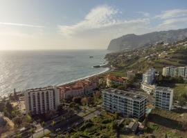 Social Lodge Piornais Duplex，位于丰沙尔的酒店