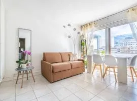 Appartement Lumineux avec Balcon à Courbevoie