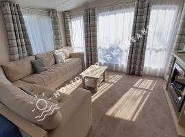 Seagull Cove - 3bed at Seal Bay Resort in Selsey，位于塞尔西的酒店