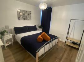 Chapel Court - Worcester City Centre - Free Parking Available - Entire Apartment - Self Check-In - Outside Space - Free WI-FI，位于伍斯特伍斯特大教堂附近的酒店