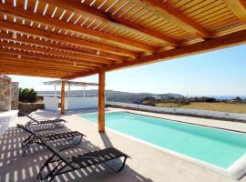 Mykonos Stylish Apts Perfect for 8 People w Pool，位于Plintri的酒店