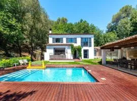 Magnifique villa moderne avec piscine à Mougins