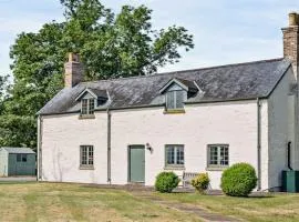 Oysterlow - A beautiful country cottage with estuary views and enclosed garden