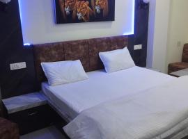 Hotel anand shree，位于Hoshangābād的酒店
