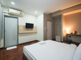 GO INN Silom - BTS Saint Louis，位于Yan Nawa的酒店