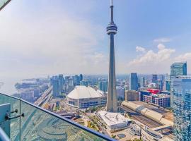 Presidential 2+1BR Condo, Entertainment District (Downtown) w/ CN Tower View, Balcony, Pool & Hot Tub，位于多伦多的分契式公寓