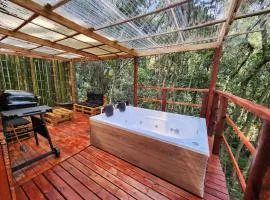 Cabaña en Medio del Bosque con Jacuzzi - Santa Elena