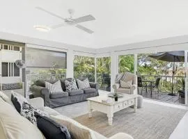 Hampton's Style Beach Retreat in Noosa's Heart