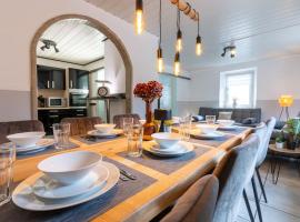 Lava-Lodge (Ferienhaus)，位于Rieden的木屋