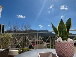 Sunset view house，位于Lambiní的酒店