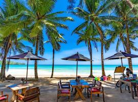 Warming house beachfront Kamala beach Phuket Thailand，位于卡马拉海滩的酒店