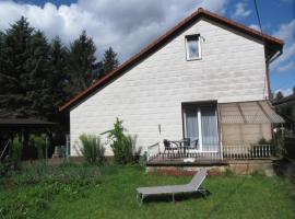 Ferienhaus in ruhiger Lage in der Nähe zahlreicher Wanderrouten, Reitmöglichkeit，位于Wutha-Farnroda的酒店