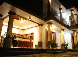 Griya Alit Guest House，位于Ketewel的酒店