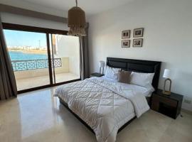Available for rent amazing villa in elgouna，位于赫尔格达的酒店