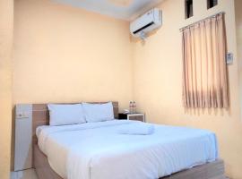 Wisma Mutiara near Alun Alun Demak Mitra RedDoorz，位于Demak的酒店