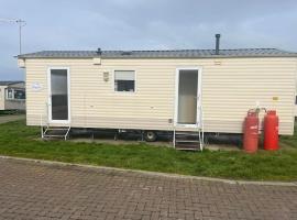 2 Bedroom Caravan Stay, Central Beach, Leysdown，位于滨海莱斯当的酒店