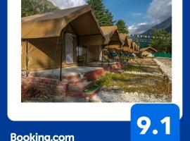 Escape Adventure Camps By Escape Stays, Luxury Swiss Camps by Glacier water Stream, Complimentary Bonfire, Travelers Award winner from Last 4 Years，位于Saturang的酒店