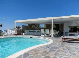 Villa Bella. Tranquil, exclusive, 4 bed, sea views