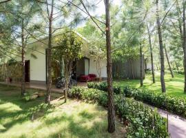 Villa R331 Forest Dai Lai Resort，位于Phúc Yên的酒店