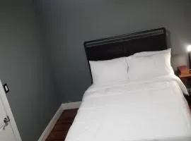 A comfy place in queens
