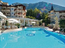 Posthotel Achenkirch Resort and Spa - Adults Only，位于阿亨基希的带泳池的酒店