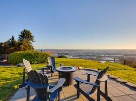 Charming Tacoma Apartment with Deck and Skyline Views!，位于塔科马的公寓