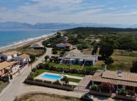 Almyra Beach House Corfu，位于阿尔米罗斯海滩的别墅