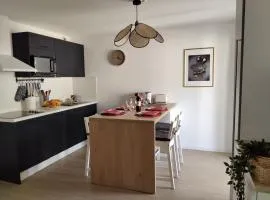 Appartement bord d'océan dans résidence 3*** avec piscine et parking privé