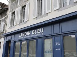Jardin Bleu - Chambres d'hôtes，位于圣吉隆的旅馆