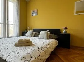 Extralarge Queen Room in the Heart of Bratislava with Terrace