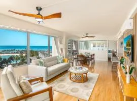 Upscale 2BR & 2BA Ocean View in Waikiki with Parking!