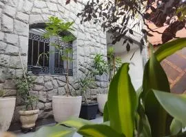 Casa Inteiro Com Wi-Fi e Garagem Grátis Próx Praia do Recreio