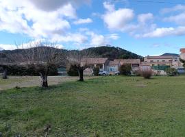 Saint Ambroix Cévennes Gard Ardèche pavillon 6 personnes, tout commerces à pieds，位于圣昂布鲁瓦的酒店