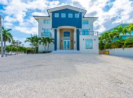 Welcome to Paradise Villa: A luxury home in Sombrero Beach, Florida Keys.，位于马拉松的酒店