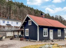 3 Bedroom Lovely Home In Alingsås，位于阿灵索斯的酒店