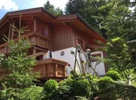 Ferienhaus in ruhiger Lage, mit Balkon, Terrasse und eigenem Gartenteil