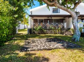 Quaint 3 BDR Beach Bungalow in a fishing village，位于格兰高伯的别墅