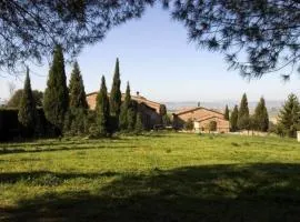 Wohnung in Asciano mit Grill und Garten