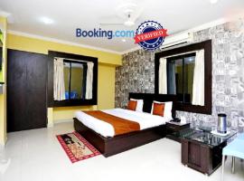 Hotel Sai Sandpiper Puri Near Sea Beach，位于普里的酒店