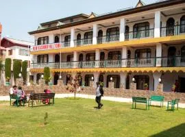 Hotel Kashmir Hilltown, Srinagar
