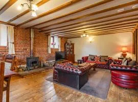 Threshers Barn and Shire Horse Barn