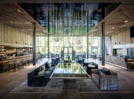 Alpine Spa Resort Viktoria，位于阿维兰奥的酒店