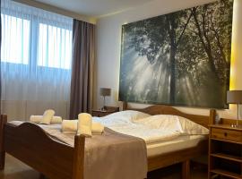 Hotel Vesta Centrum Konferencyjno Wypoczynkowe，位于耶莱希尼亚的带按摩浴缸的酒店