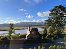 Dyfi Hideaway - Holiday Cottage Snowdonia - Stunning River & Valley Views - Ynyshir，位于马汉莱斯的度假屋