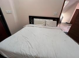 Hotel Chirag Palace，位于斋浦尔的酒店