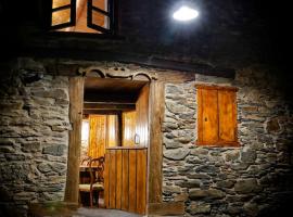 A casa dos carros - AS CASAS DO POZO -，位于Folgoso的酒店