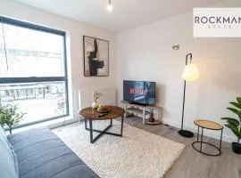 Apartment 1 - Brentwood - Spacious Apartment close to High Street with 2 bedrooms