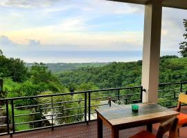 Private Villa - Ocean, hills, valley view，位于Temukus的酒店