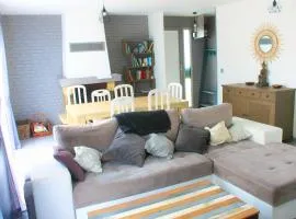 Bienvenue ! Maison chaleureuse à 7 min. des plages